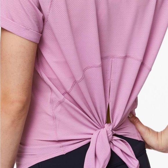 Lululemon Open Up Tie Back Tee. Size 6 - Picture 3 of 9